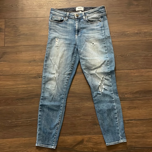 PAIGE Distressed Hoxton Crop Jeans Size 28 Ankle Cropped